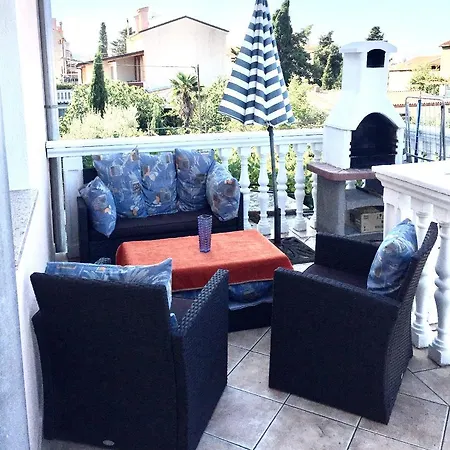 Luna Apartment *