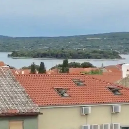 Luna Apartment Punat